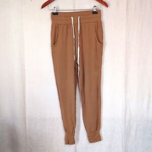 la miel Khaki-Colored Thin Sweatpant Joggers Size Small